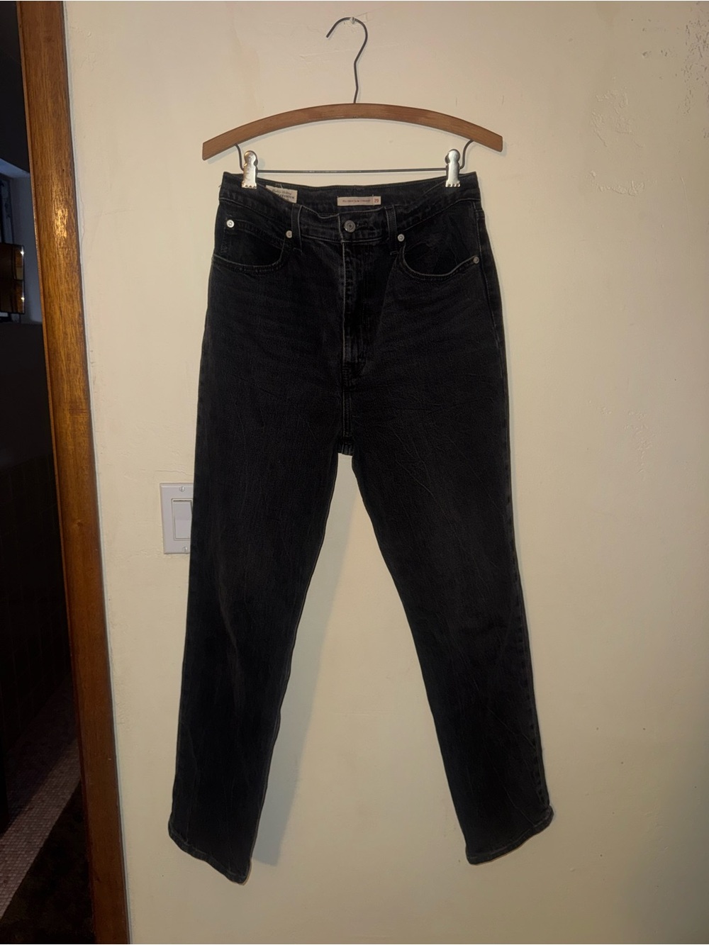 Levi's Women's Straight leg Black Jeans